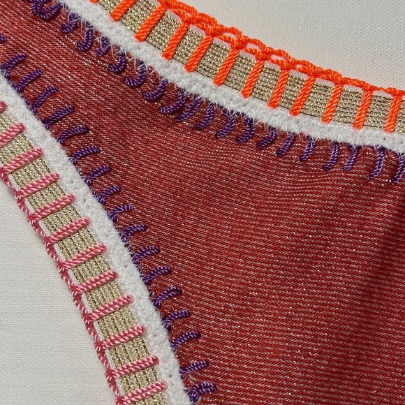 PilyQ PQ Teaberry Crochet Trim Scoop Swim Bikini Bottom Size M NWT - Picture 7 of 10